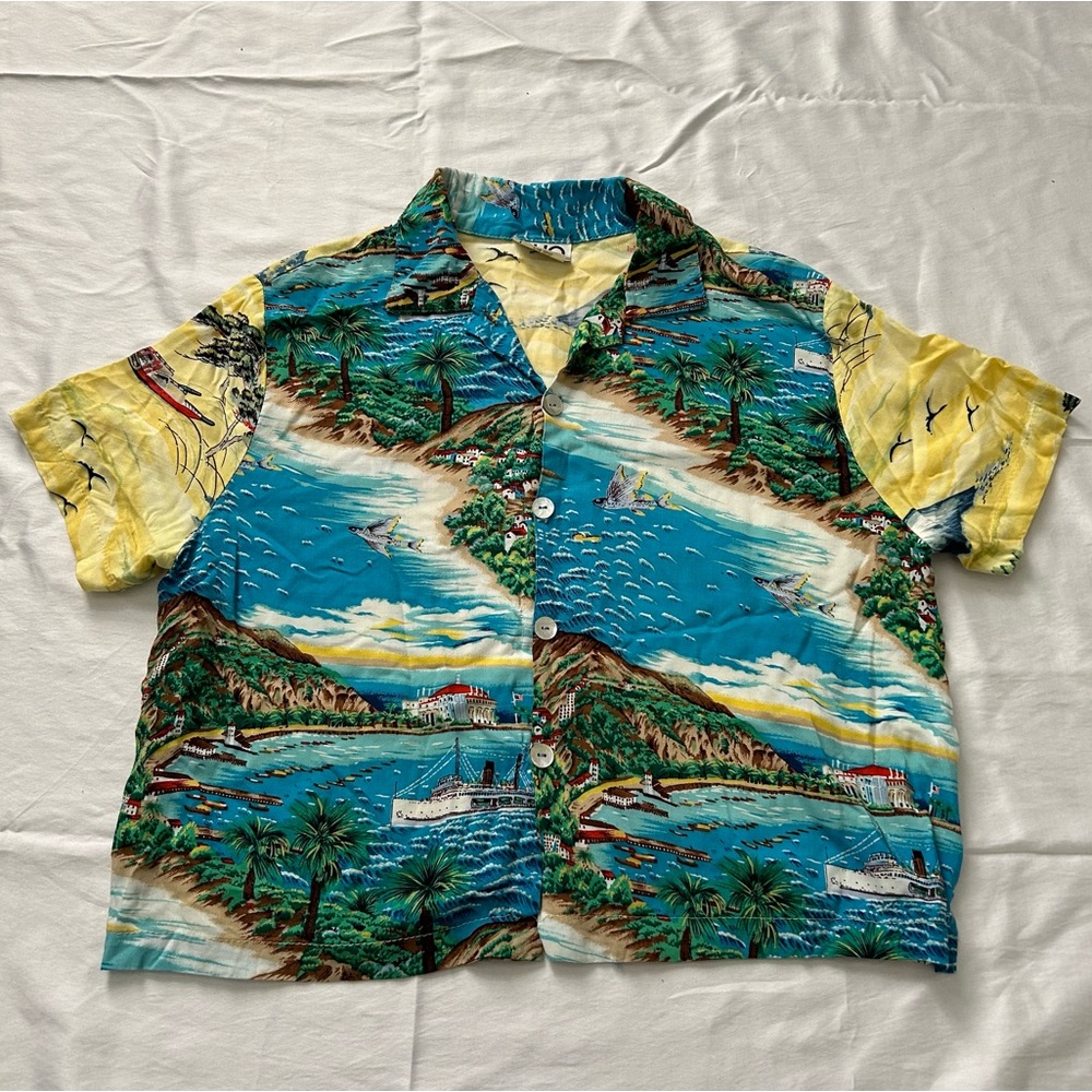 Clio Petites Beachy Resort Print Button-Up Shirt in Blue and Yellow, Size PL